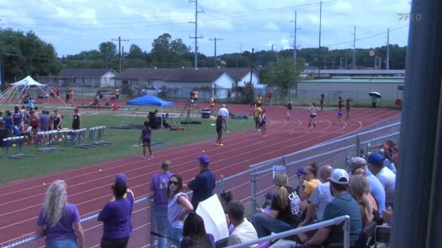3A Girls 4x200 Relay Finals Section 3
