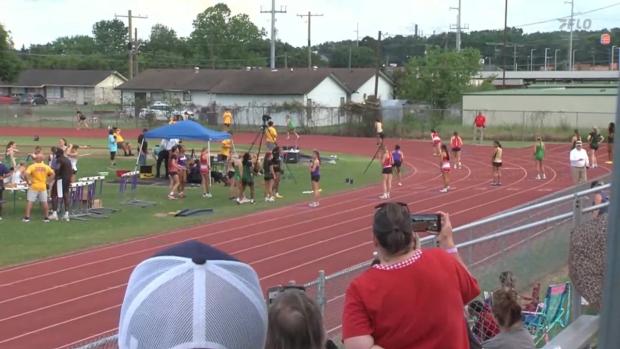 3A Girls 4x400 Relay Finals Section 1