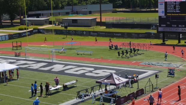 4x400 Relay Finals Section 1