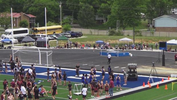 Girls 4x200 Relay Finals Section 2