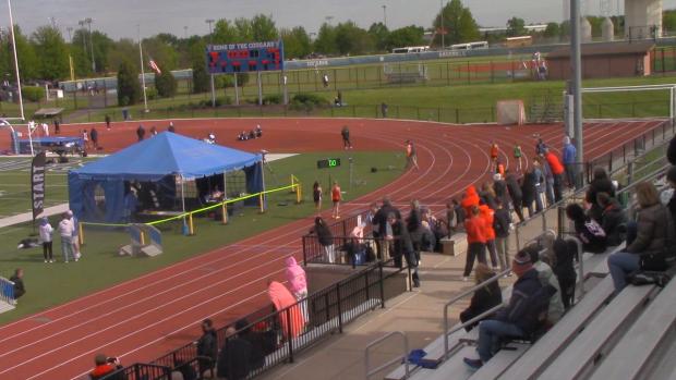 Girls 4x800 relay, sec 2
