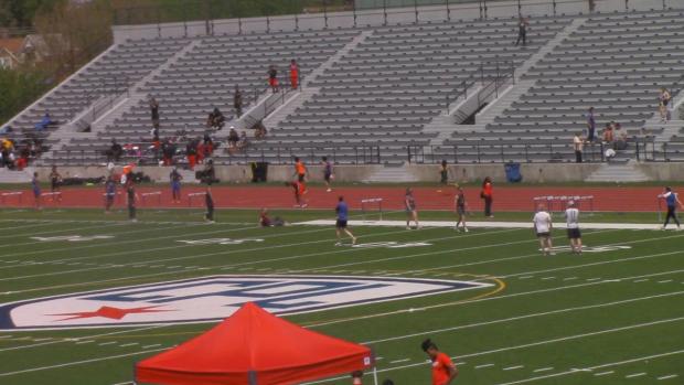 Varsity Boys 4x200 relay, sec 3