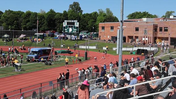 Group 4 Girls 400 Finals Section 3