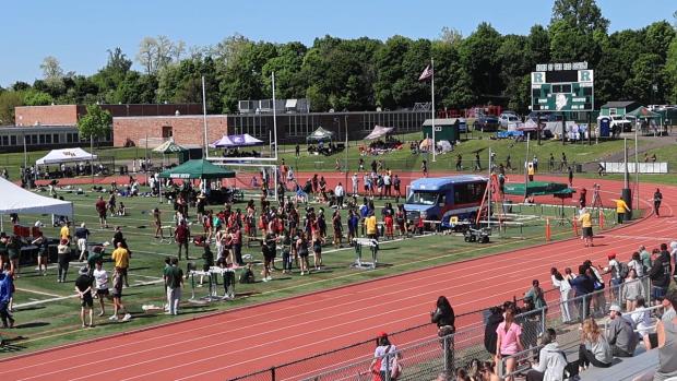 Group 4 Girls 400 Finals Section 8