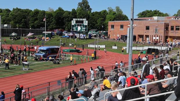 Group 4 Girls 400 Finals Section 1
