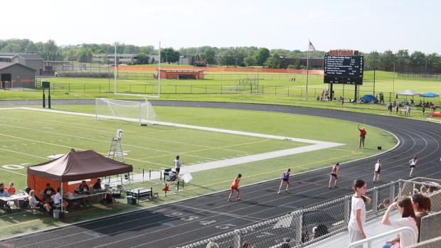 Girls 4x800 Relay Finals Section 1