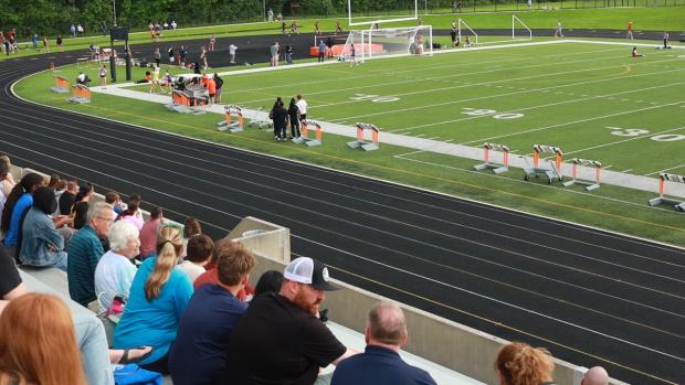 Girls 200 Prelims Heat 1