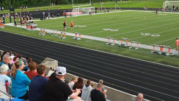 Girls 200 Prelims Heat 3