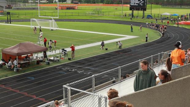 Girls 1600 Finals Section 1