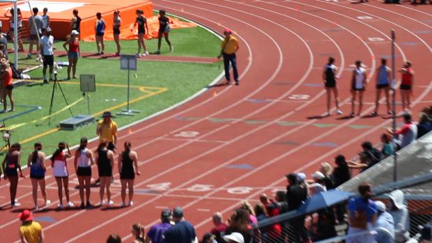 Group 2 Girls 4x800 Relay Finals Section 1
