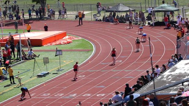 Group 2 Girls 400 Finals Section 2