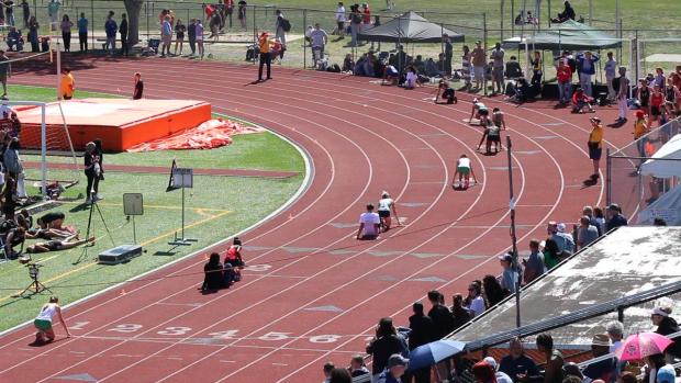 Group 3 Girls 400 Finals Section 6