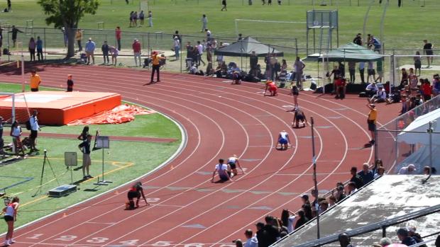 Group 2 Girls 400 Finals Section 4