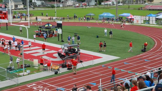 Girls 4x800 Relay Finals Section 1