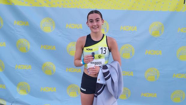 Duke Commit Ellie Maddox (SD #1) Blazes to 4:44.10 Mile