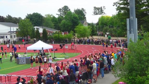 Girl's 4x800m Relay Heat 2