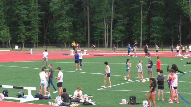 Varsity Girls 200 Finals Section 1