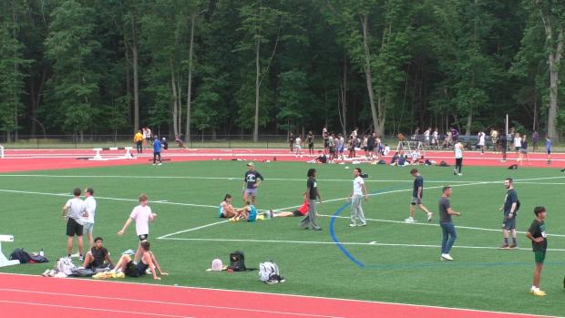 Varsity Girls 200 Finals Section 4