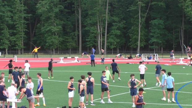 Varsity Boys 200 Finals Section 3