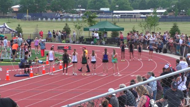 Invitational Girls 800 Finals Section 1