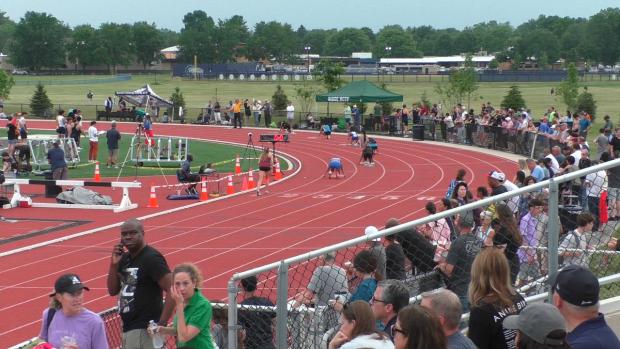 Varsity Girls 400 Finals Section 1