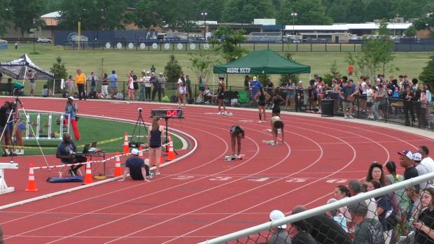 Varsity Girls 400 Finals Section 2